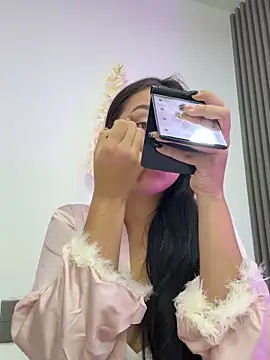 iiris  online show from November 13, 4:06 pm