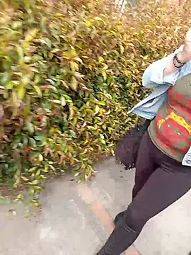 sophie banger online show from December 21, 6:45 pm