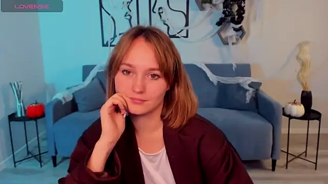 BritnieCute online show from October 31, 7:23 am