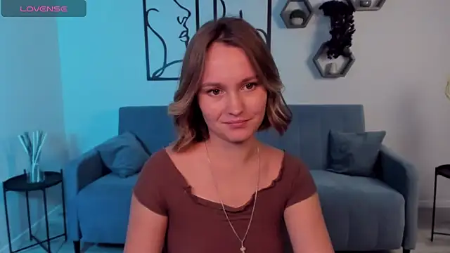 Snapshot of BritnieCute chatting on October 14, 5:54 am BritnieCute online show from October 14, 5:54 am