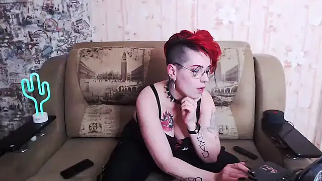 Snapshot of Miya_Wey_ chatting on October 16, 5:59 pm Miya Wey online show from October 16, 5:59 pm