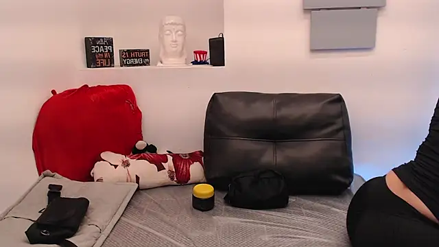 eva twiss online show from March 23, 12:22 pm