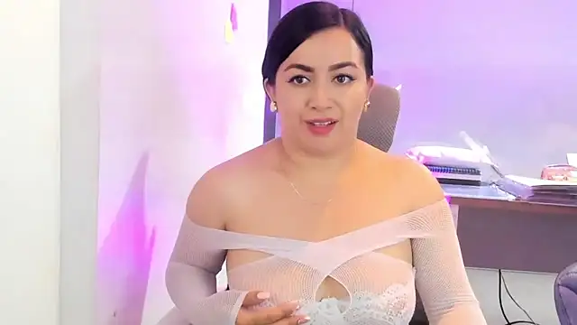 Snapshot of Kimkalifa_ chatting on September 30, 12:44 pm Kimkalifa online show from September 30, 12:44 pm