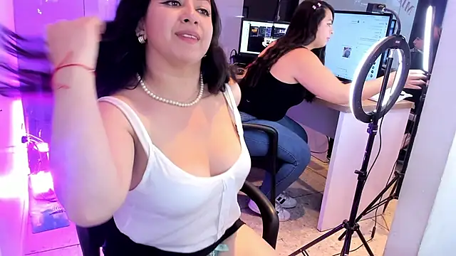 Snapshot of Kimkalifa_ chatting on September 23, 8:07 pm Kimkalifa online show from September 23, 8:07 pm
