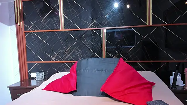 CarlieLyn online show from January 9, 7:40 pm