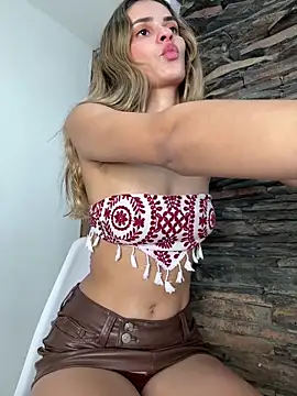 cuteluci  online show from March 6, 12:33 pm