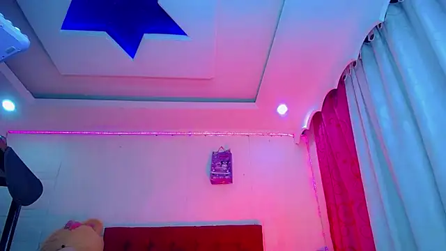 NahomiCamper online show from March 27, 4:14 am