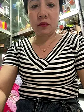 Snapshot of Cesywet chatting on September 11, 6:25 am Cesywet online show from September 11, 6:25 am