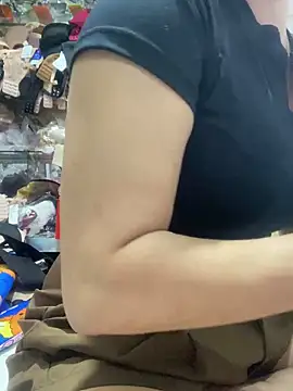 Snapshot of Cesywet chatting on September 23, 7:17 am Cesywet online show from September 23, 7:17 am