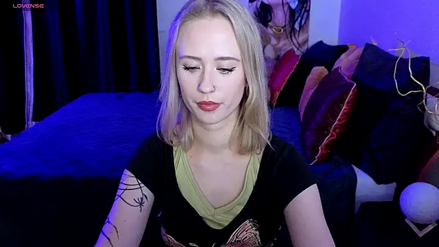 SashaBrooks online show from October 19, 6:32 pm