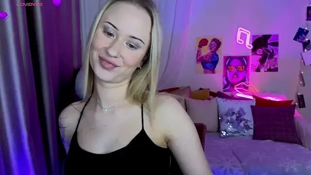 SashaBrooks online show from April 6, 2:18 pm