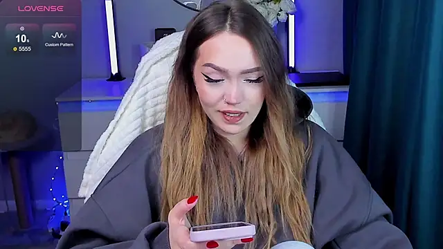 Evia r0se online show from November 10, 2:56 pm