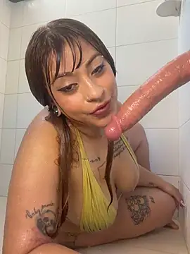 amy nicolee online show from February 18, 8:30 pm