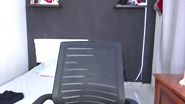 SusanLeroy online show from April 12, 9:34 am