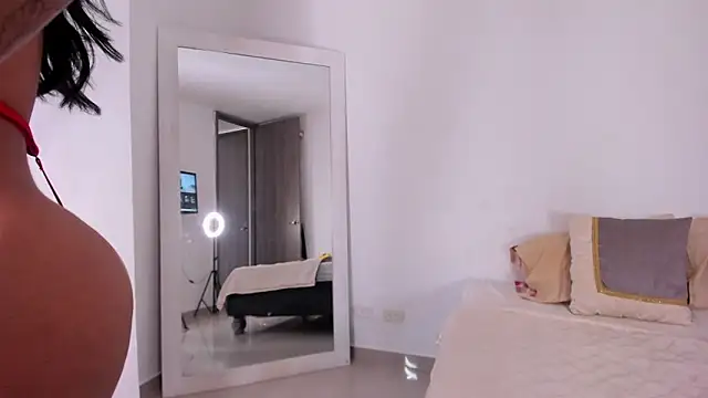 NickyBrown  online show from October 7, 6:01 pm