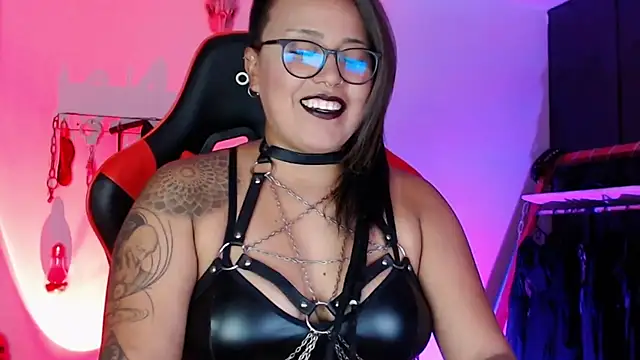 Snapshot of LilithSharon chatting on October 2, 5:07 pm LilithSharon online show from October 2, 5:07 pm