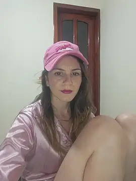 Snapshot of Hanny_24 chatting on October 11, 3:33 am Hanny 24 online show from October 11, 3:33 am