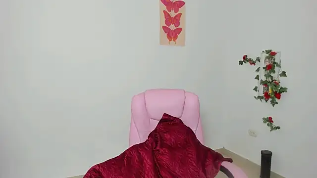 Snapshot of Emic_ chatting on September 17, 3:21 pm Emic online show from September 17, 3:21 pm