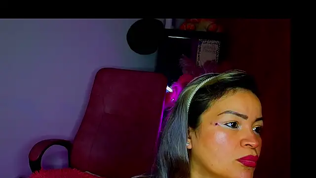 scarletteowens online show from April 15, 2:28 pm