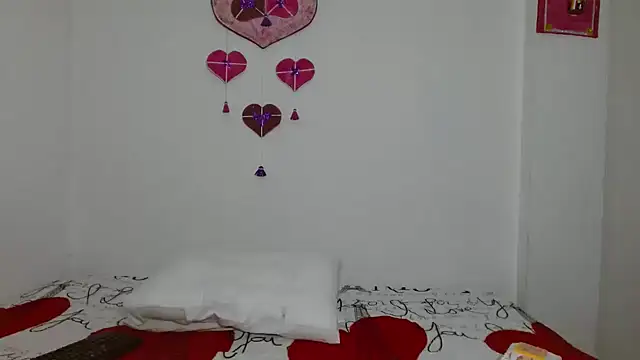 anybellucci43 online show from December 23, 7:34 am