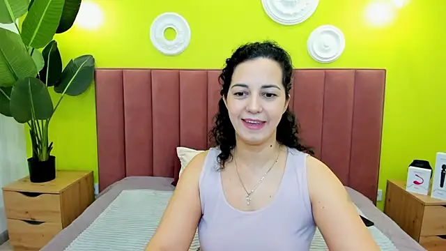 Linda Insatiable online show from February 5, 1:30 am