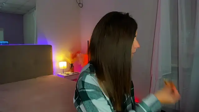 Snapshot of Laura_Leee chatting on October 3, 5:23 am Laura Leee online show from October 3, 5:23 am