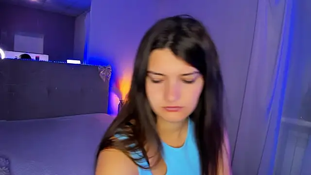 Laura Leee online show from June 28, 5:14 am