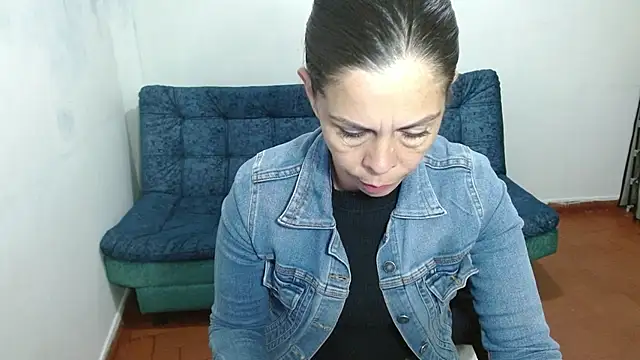 Snapshot of Marilyn_xxxx chatting on October 12, 10:34 pm Marilyn xxxx online show from October 12, 10:34 pm
