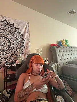 Snapshot of butterflybootyy chatting on October 13, 10:01 pm butterflybootyy online show from October 13, 10:01 pm