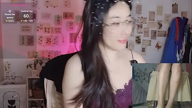 Snapshot of alisa-520 chatting on October 5, 12:10 pm alisa-520 online show from October 5, 12:10 pm