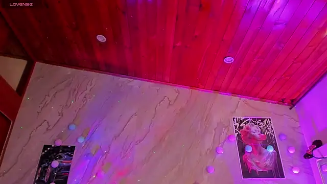 Snapshot of ariana_rosse__ chatting on October 6, 7:18 pm ariana rosse   online show from October 6, 7:18 pm