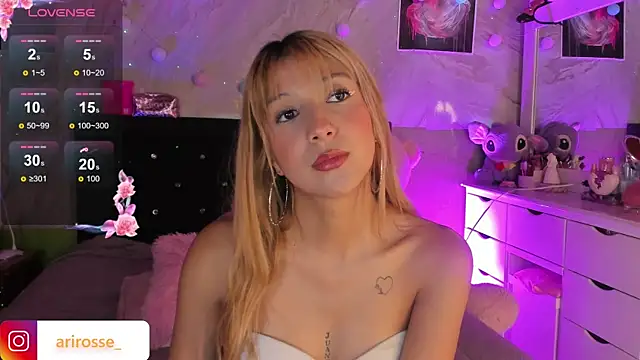 Snapshot of ariana_rosse__ chatting on October 12, 5:48 pm ariana rosse   online show from October 12, 5:48 pm