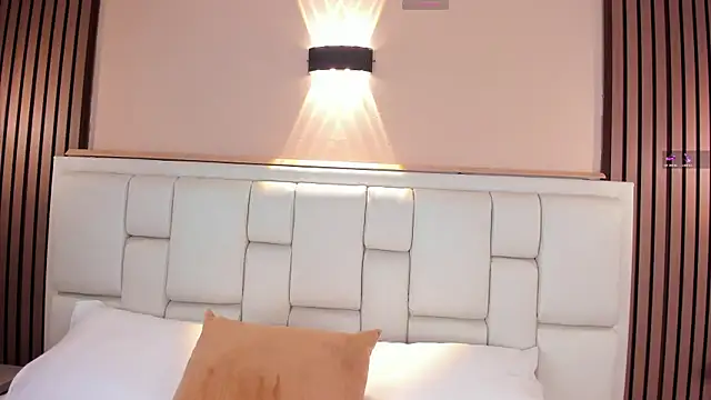 AvyMilton online show from March 17, 11:47 am