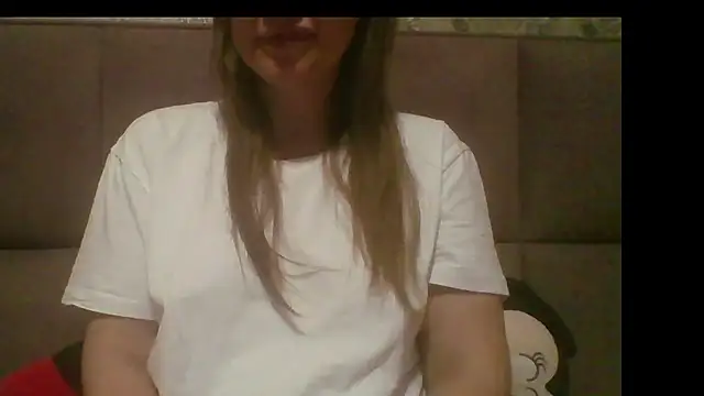 Snapshot of Sladkiegubki chatting on October 8, 1:32 am Sladkiegubki online show from October 8, 1:32 am