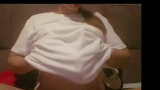 Snapshot of Sladkiegubki chatting on September 30, 12:16 am Sladkiegubki online show from September 30, 12:16 am