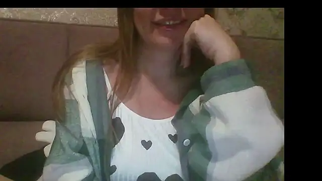 Snapshot of Sladkiegubki chatting on September 28, 11:21 pm Sladkiegubki online show from September 28, 11:21 pm