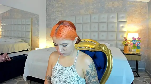 MelaniieRoux online show from June 5, 7:31 pm