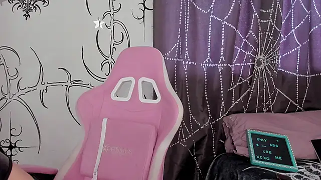 AlyRoses online show from June 21, 8:24 pm