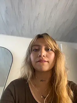 amanda-medrano1 online show from April 13, 3:46 pm