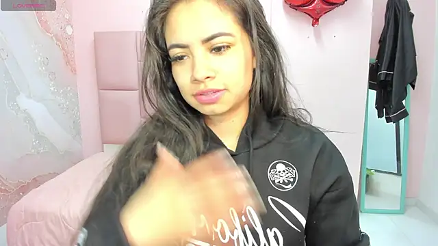 Snapshot of soyzarahtorres chatting on September 17, 9:46 pm soyzarahtorres online show from September 17, 9:46 pm