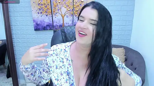 LenaRuiz  online show from November 4, 11:59 am