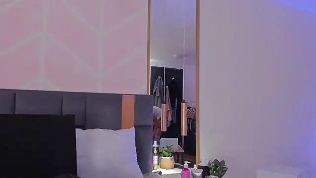 GabyPetit online show from January 7, 7:50 pm