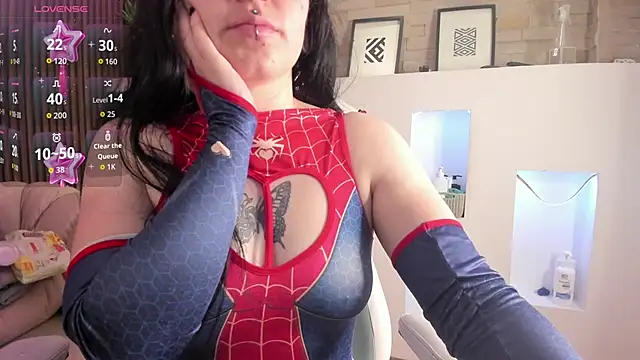 Snapshot of Lucy_Smith2 chatting on October 31, 4:03 am Lucy Smith2 online show from October 31, 4:03 am