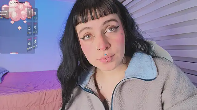 Snapshot of Lucy_Smith2 chatting on September 30, 8:03 pm Lucy Smith2 online show from September 30, 8:03 pm