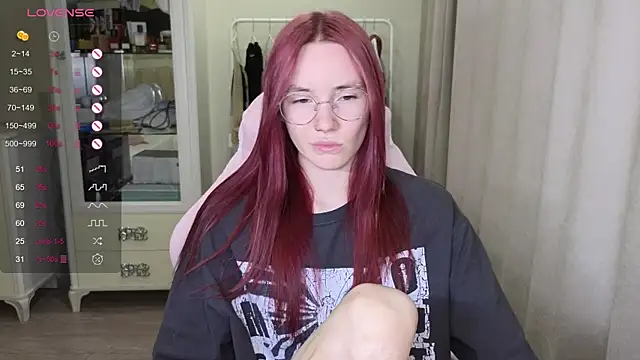 littlevildevil online show from September 26, 11:08 am