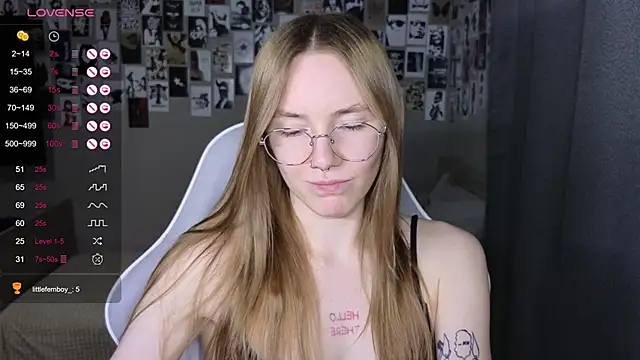 littlevildevil online show from March 1, 11:10 am