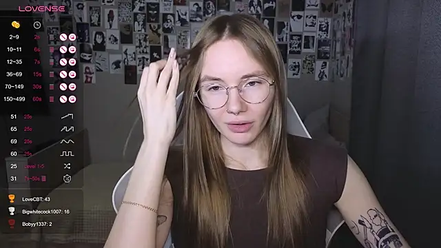 littlevildevil online show from April 18, 10:51 am