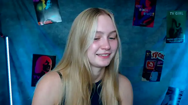 Snapshot of MademoiselleCl chatting on October 18, 5:04 pm MademoiselleCl online show from October 18, 5:04 pm