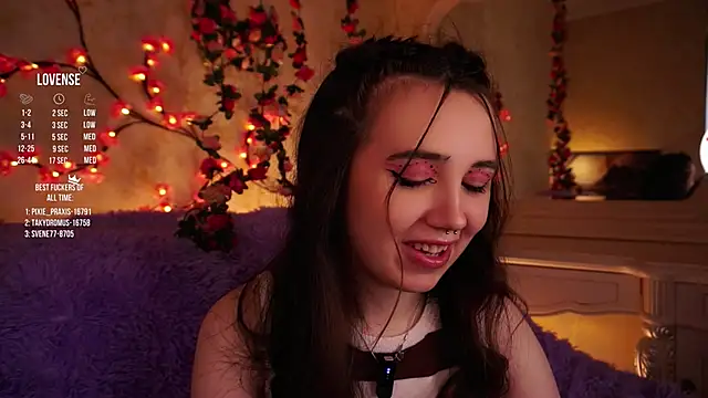 GillianDowdey online show from November 1, 3:54 am