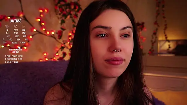 GillianDowdey online show from November 12, 3:15 am